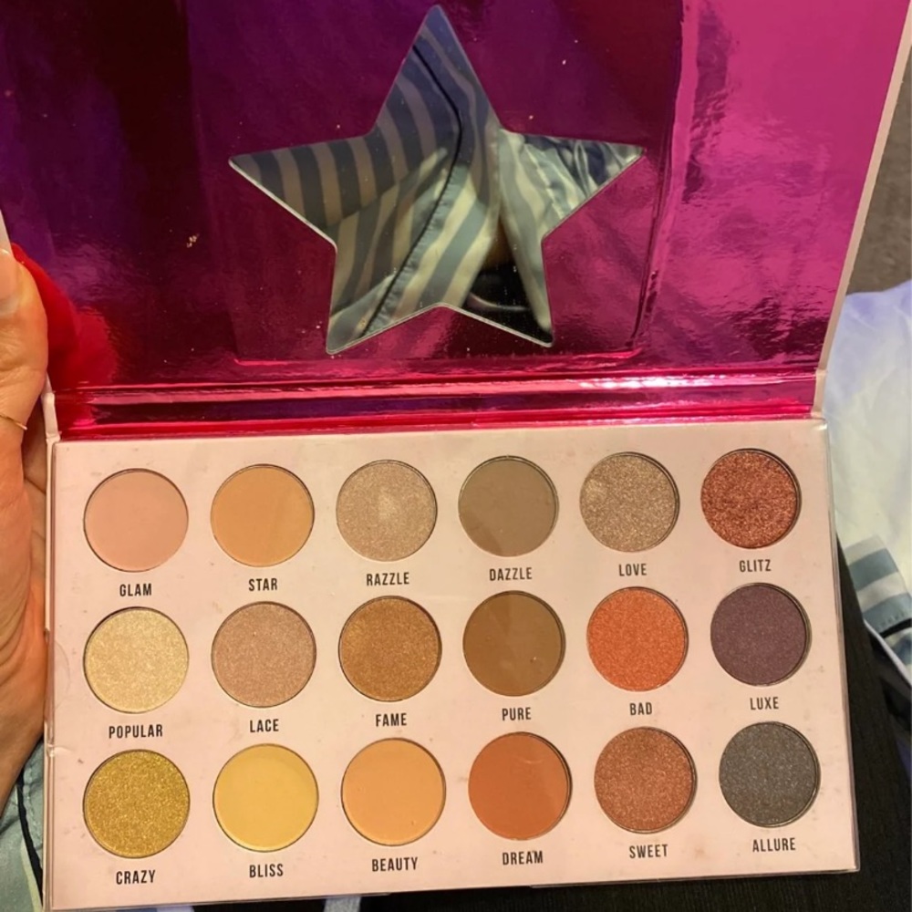 Eyeshadow palette